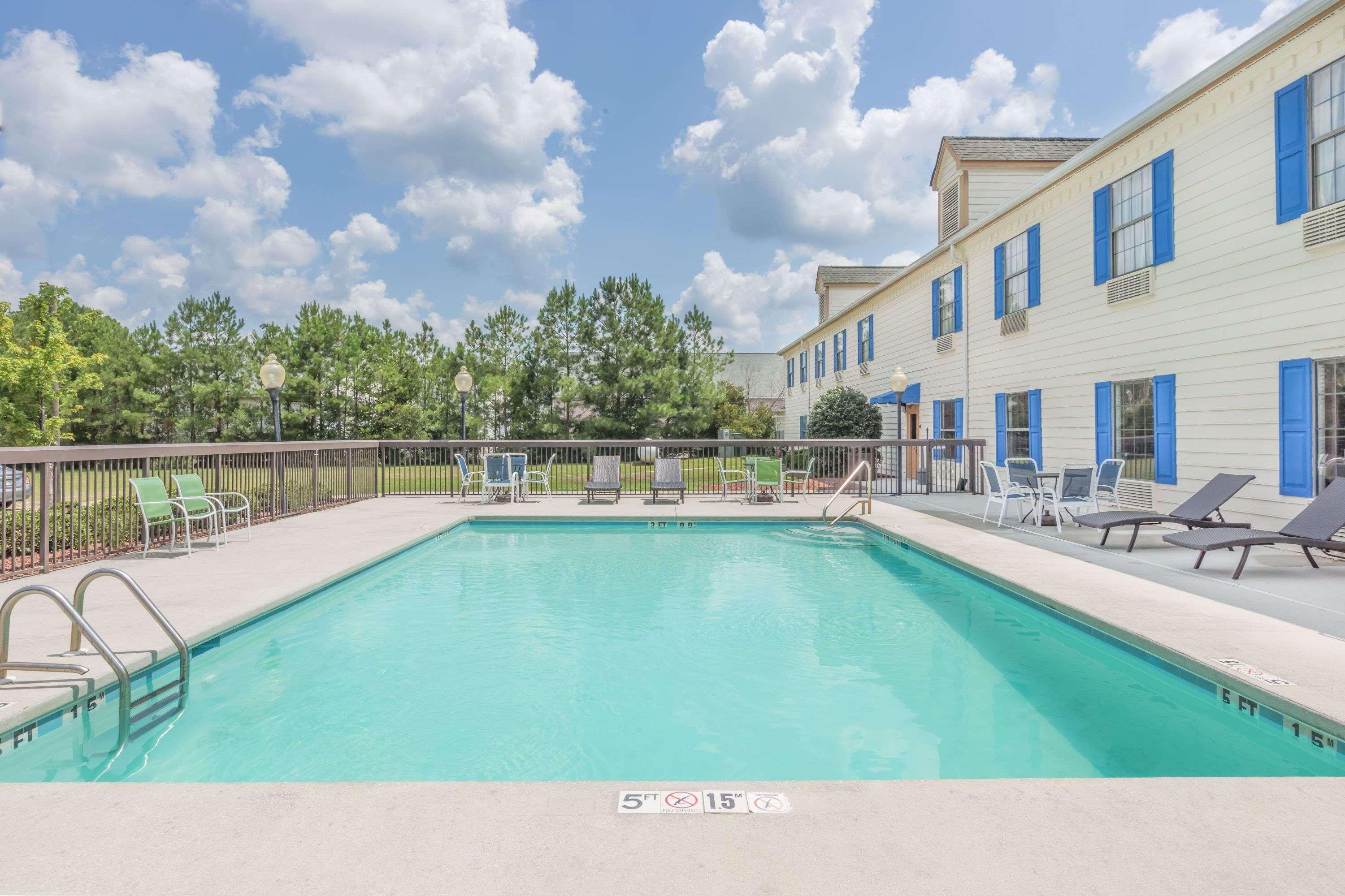 Days Inn By Wyndham Shallotte Exterior foto