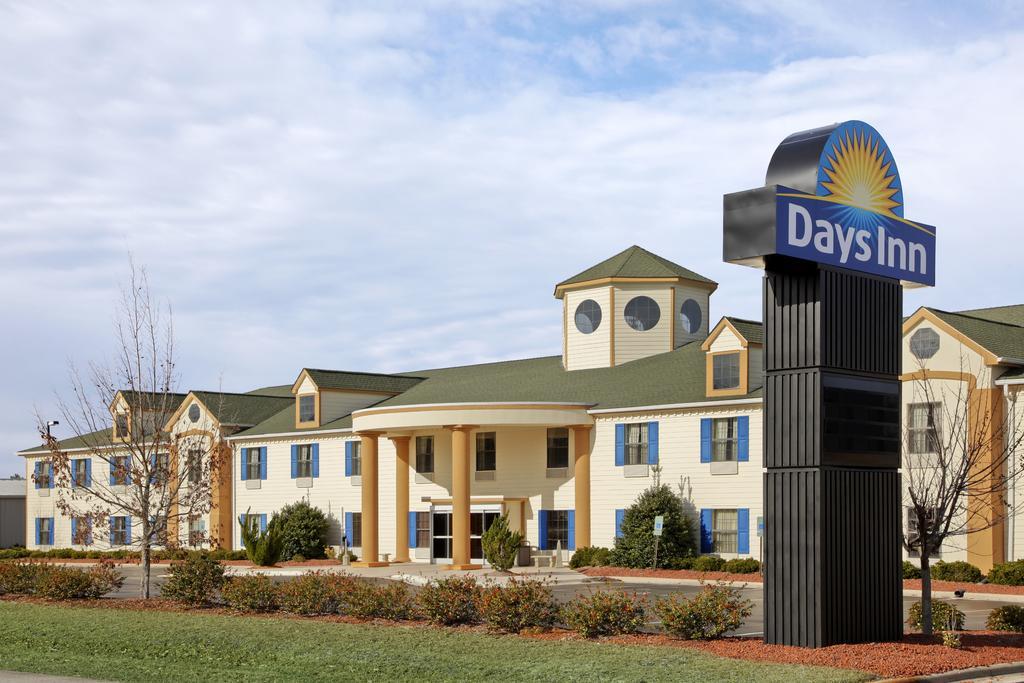 Days Inn By Wyndham Shallotte Exterior foto